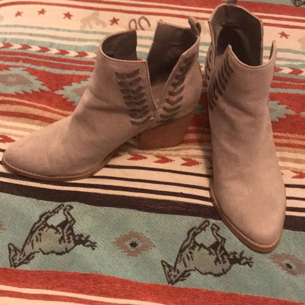 Carlos booties